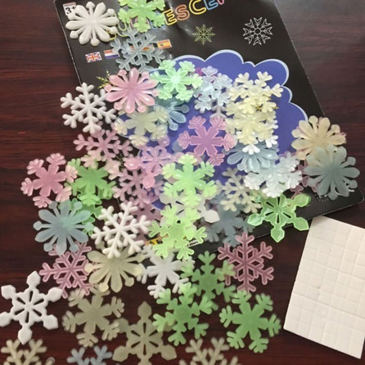 50 Copos De Nieve Stickers Neon Fosforescente Brilla Noche